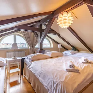 Apartahotel Janáčkovo Nábřeží 19 - Riverside